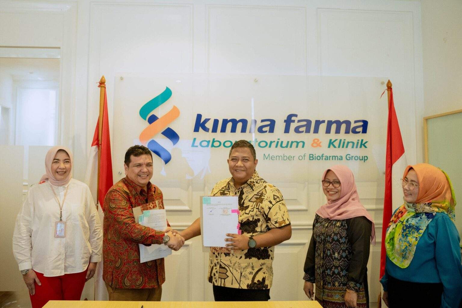 Penandatangan Perjanjian Kerja Sama PT Kimia Farma Diagnostika dengan ...